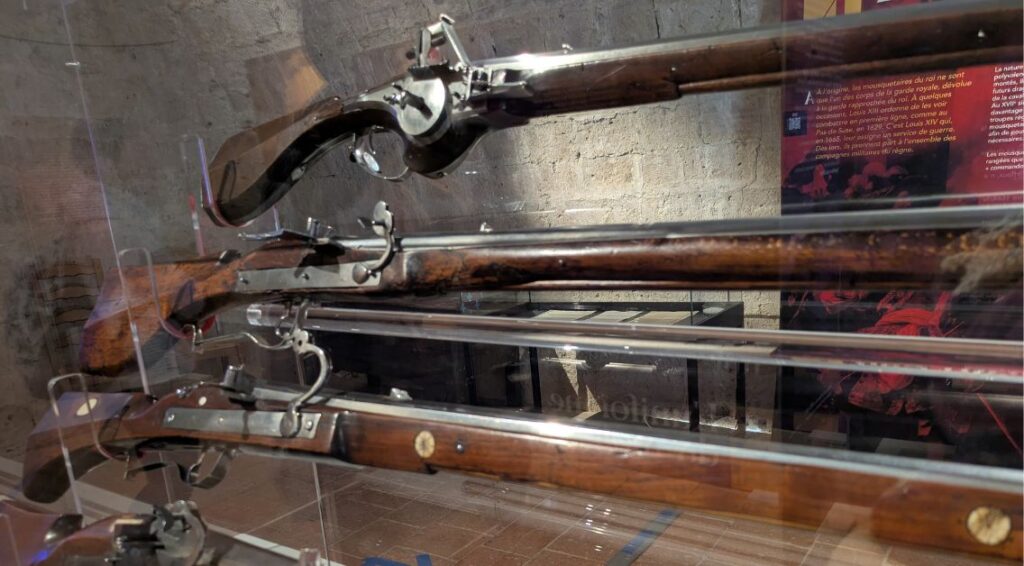 4 muskets; photo taken in Lavardens D'Artagnan exhibition